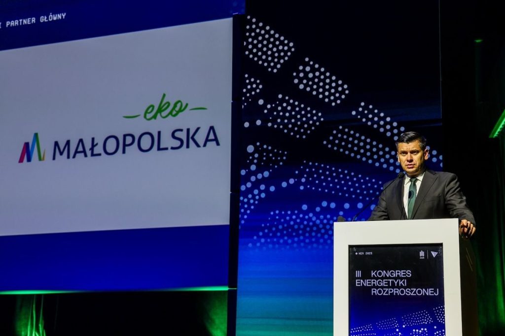 Marszałek Łukasz Smółka otwierający kongres